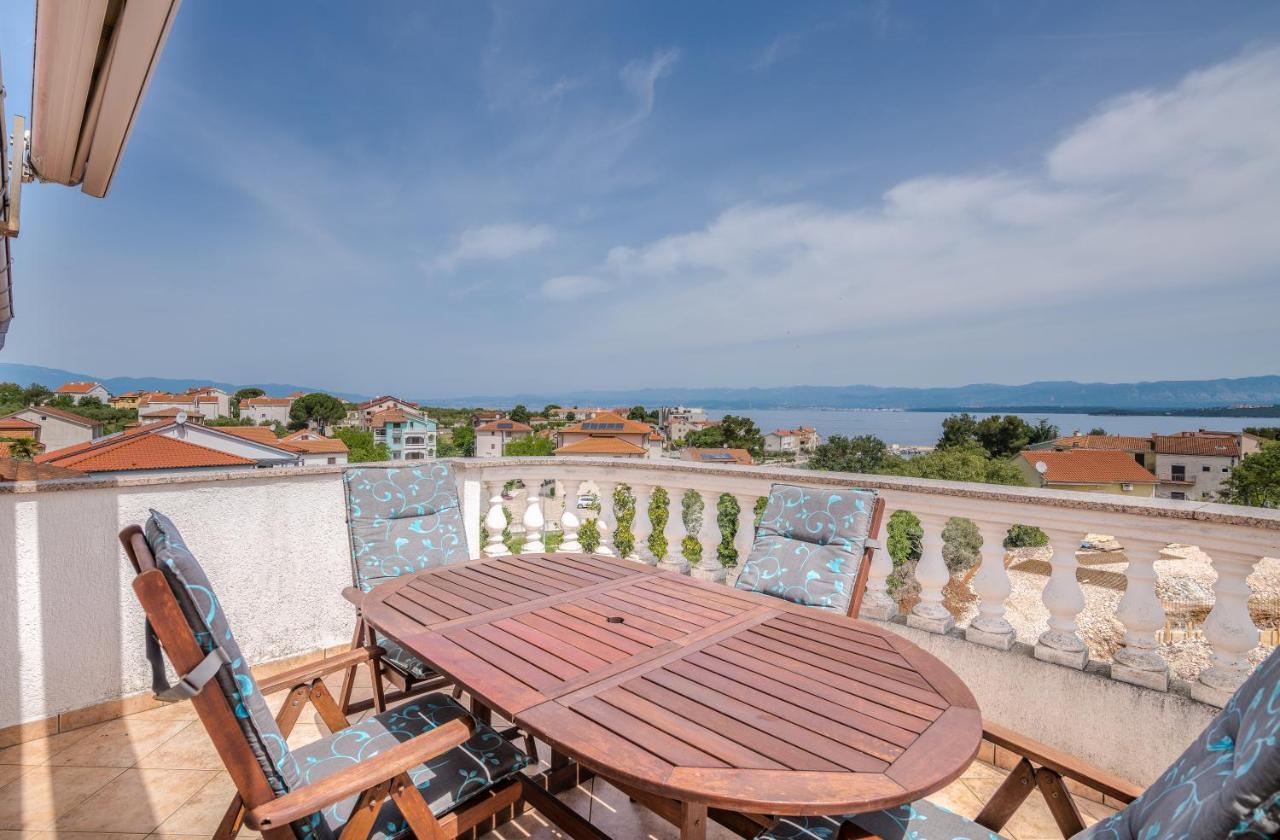 Pansion Dujmovic 1 Apartment Malinska Exterior photo