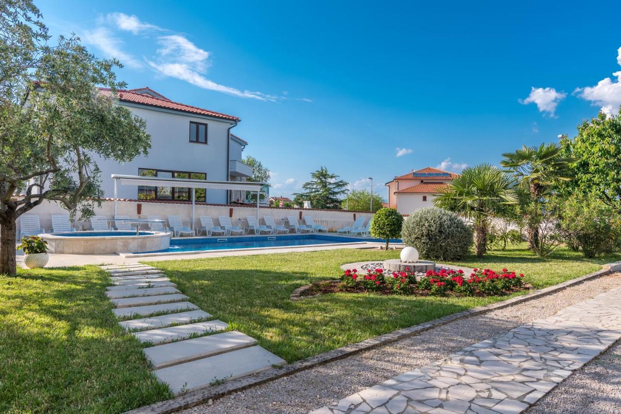 Pansion Dujmovic 1 Apartment Malinska Exterior photo